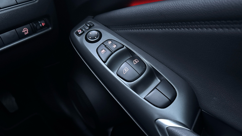 Nissan Juke 1.0 DiG-T N-Connecta 5dr Petrol Hatchback